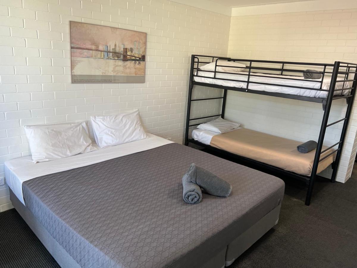 Jumbuck Motor Inn - Pool - Pet Friendly Section - King Beds Longreach Exterior foto