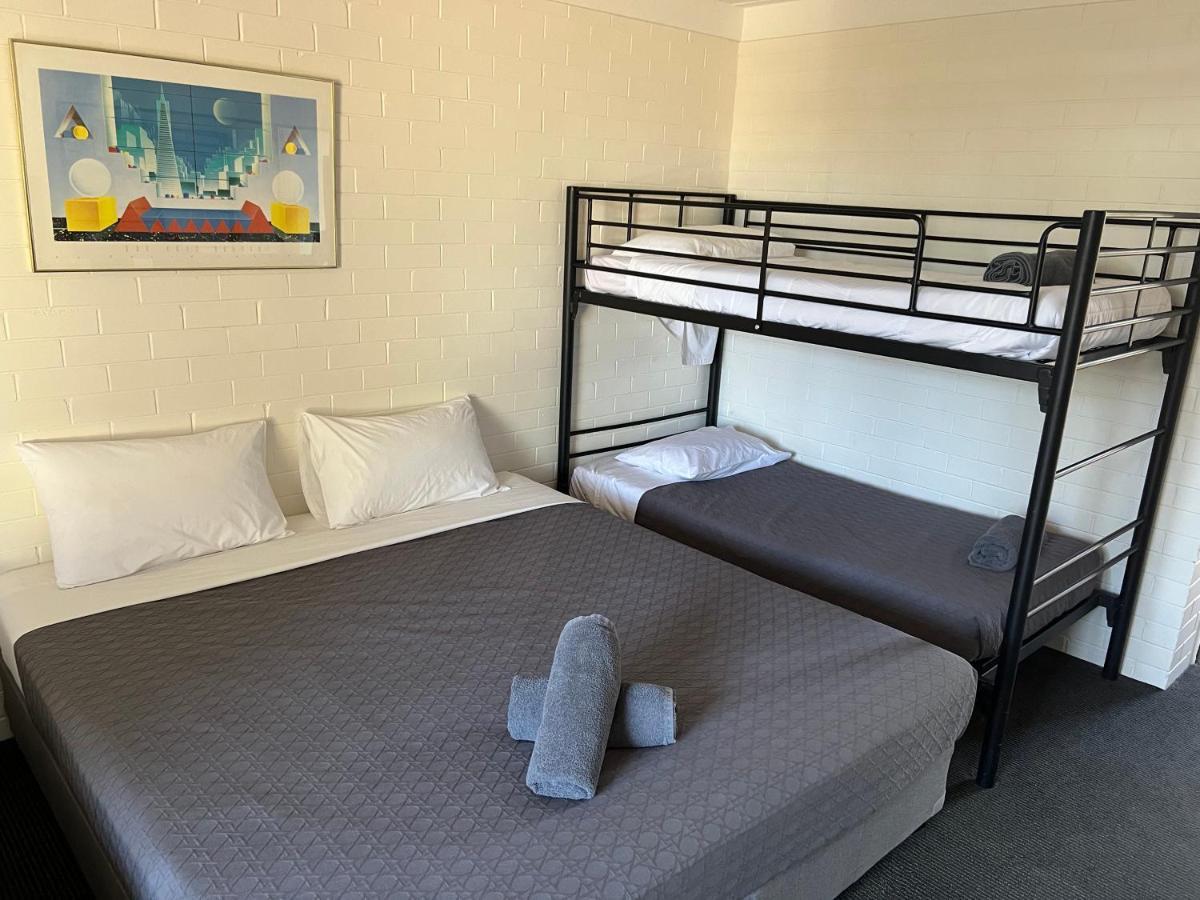 Jumbuck Motor Inn - Pool - Pet Friendly Section - King Beds Longreach Exterior foto