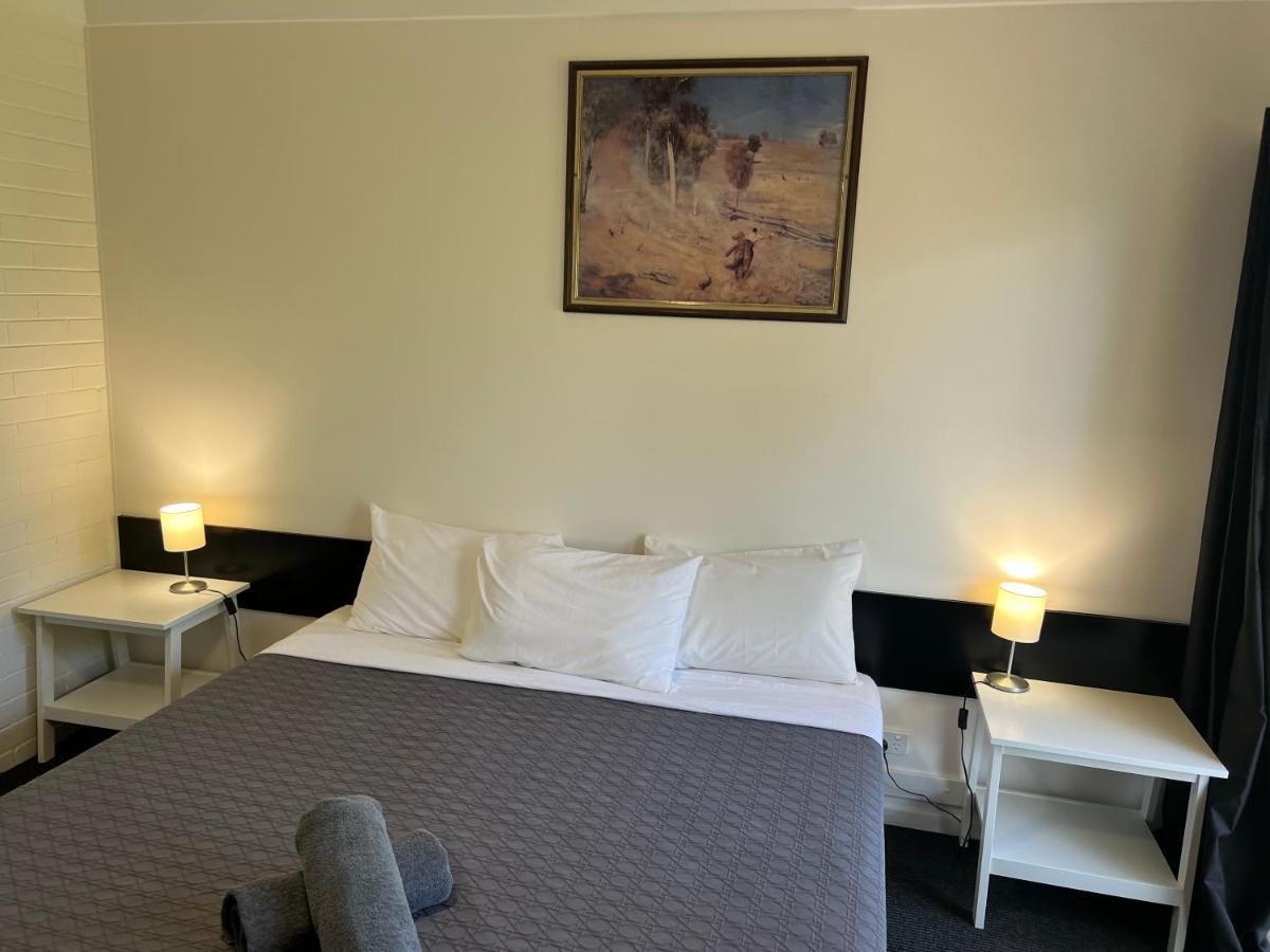 Jumbuck Motor Inn - Pool - Pet Friendly Section - King Beds Longreach Exterior foto