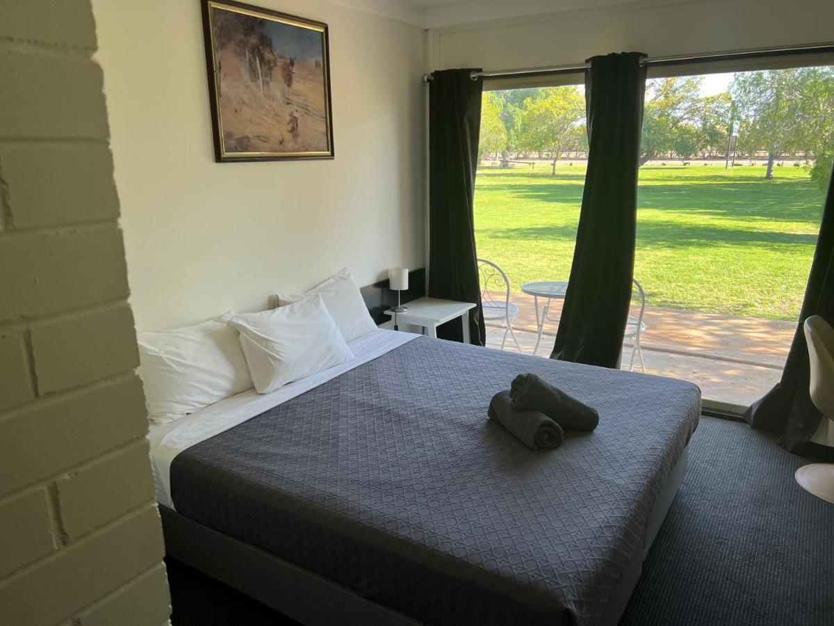 Jumbuck Motor Inn - Pool - Pet Friendly Section - King Beds Longreach Exterior foto